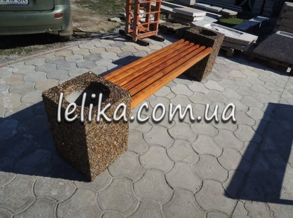 Лавка бетонная с цветником и пепельницей