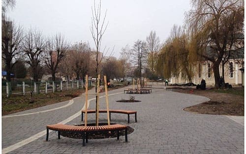 Купити паркову зігнуту лавку
