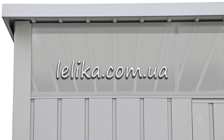 скло через яке проходить світло у сарай для дачі