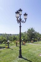 Чавунний парковий світильник 4,26 м на 4 плафони 