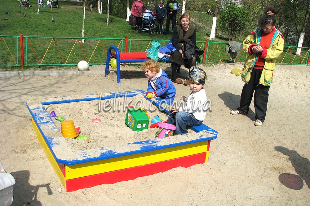 Песочница для детской площадки