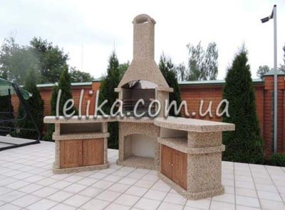 Приготовление еды в камине-барбекю