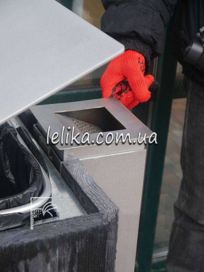 урна з попільничкою із бетонної терасної дошки