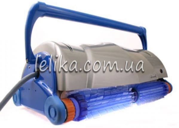 Робот пылесос "UltraMax"