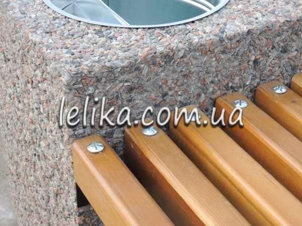 Лавка бетонная с цветником и пепельницей