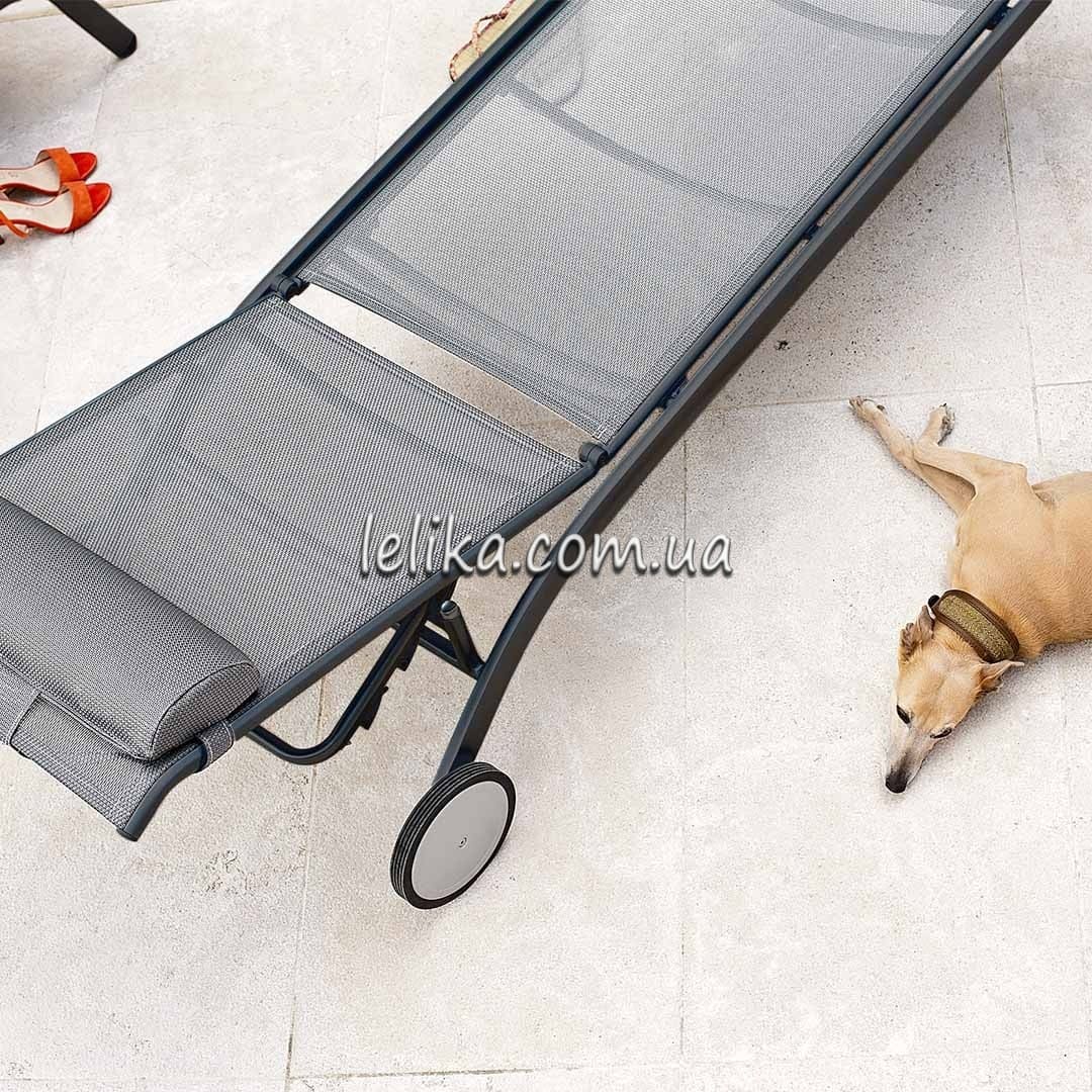 шезлонг