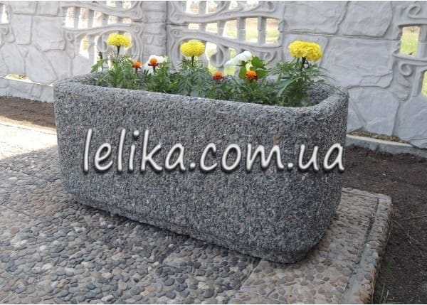 Цветник уличный из бетона с крошкой из мрамора