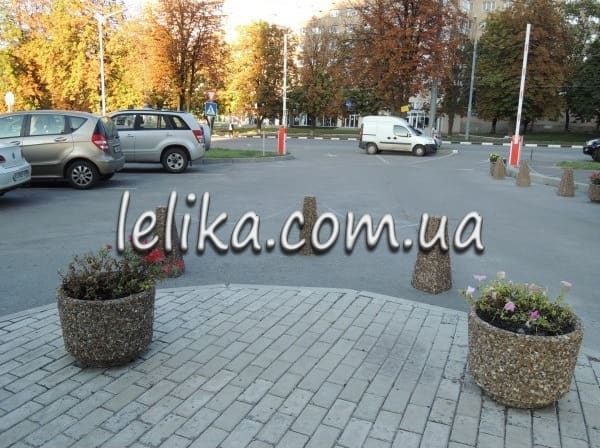 Цветник из бетона покрытие из гальки