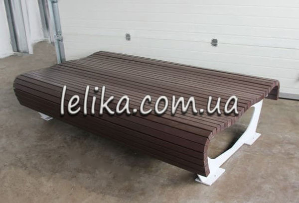 Скамейка из дерева и металла